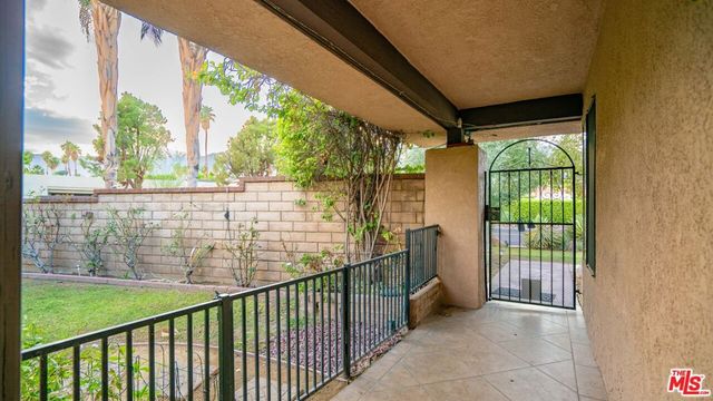 1592 S Compadre Road, Palm Springs, CA 92264