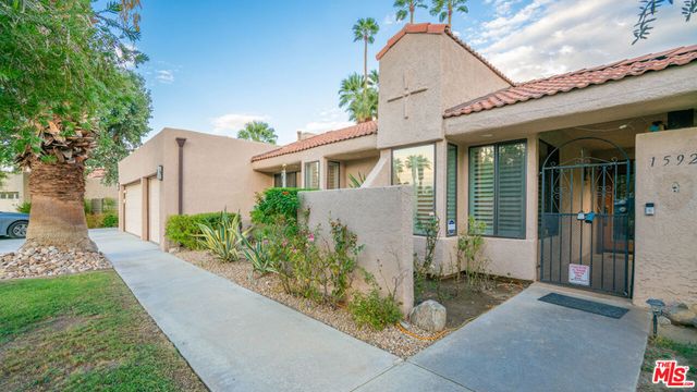 1592 S Compadre Road, Palm Springs, CA 92264