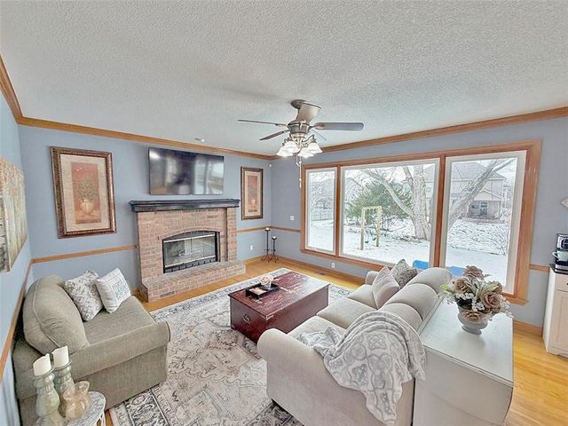 3796 SW Boulder Drive, Lee's Summit, MO 64082