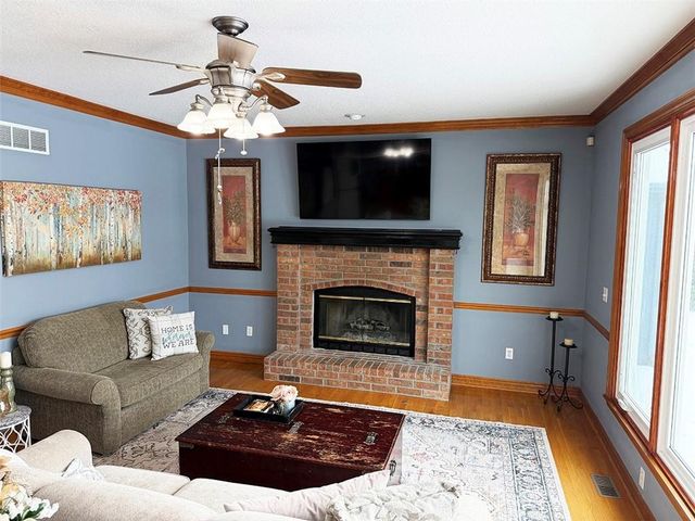 3796 SW Boulder Drive, Lee's Summit, MO 64082