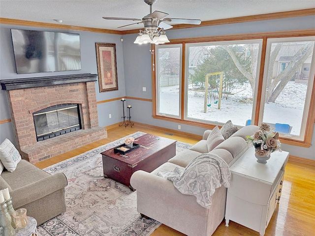 3796 SW Boulder Drive, Lee's Summit, MO 64082