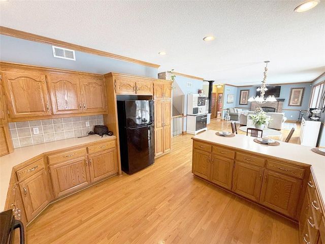 3796 SW Boulder Drive, Lee's Summit, MO 64082