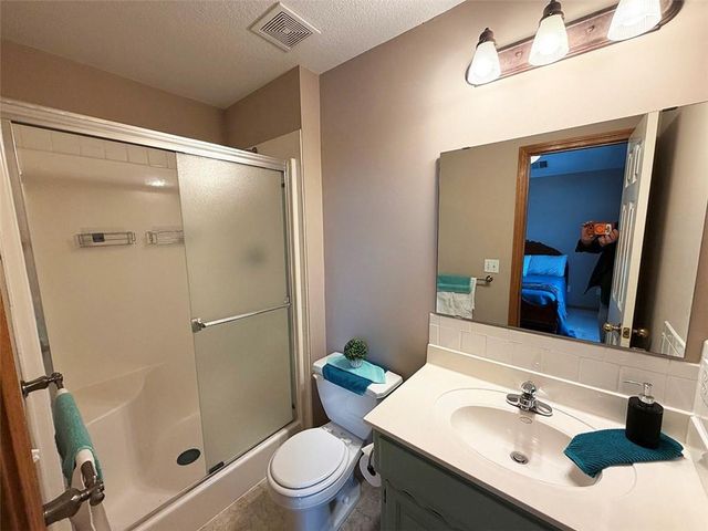 3796 SW Boulder Drive, Lee's Summit, MO 64082