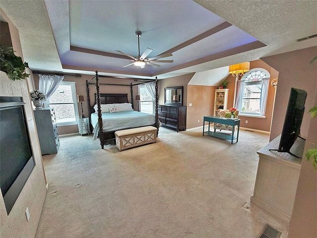 3796 SW Boulder Drive, Lee's Summit, MO 64082