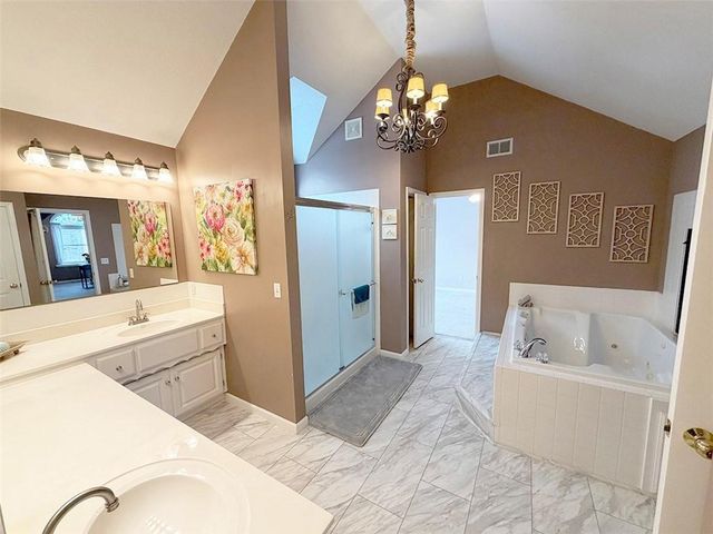 3796 SW Boulder Drive, Lee's Summit, MO 64082