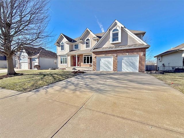 3796 SW Boulder Drive, Lee's Summit, MO 64082