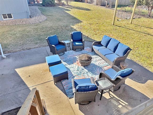 3796 SW Boulder Drive, Lee's Summit, MO 64082