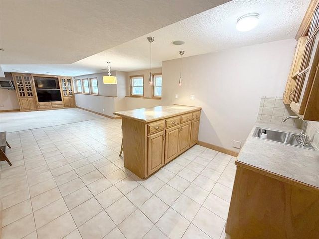 3796 SW Boulder Drive, Lee's Summit, MO 64082