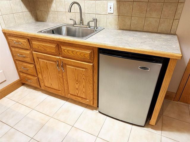 3796 SW Boulder Drive, Lee's Summit, MO 64082