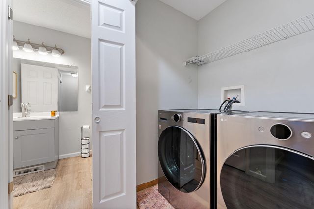 11629 Prospect Curve, Woodbury, MN 55129