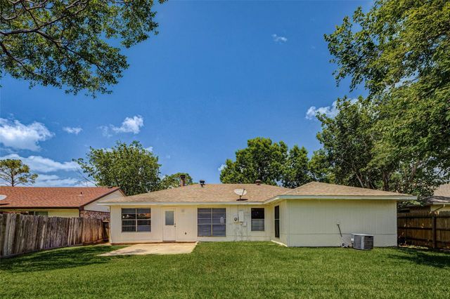 7006 Pickett Drive, Richmond, TX 77469