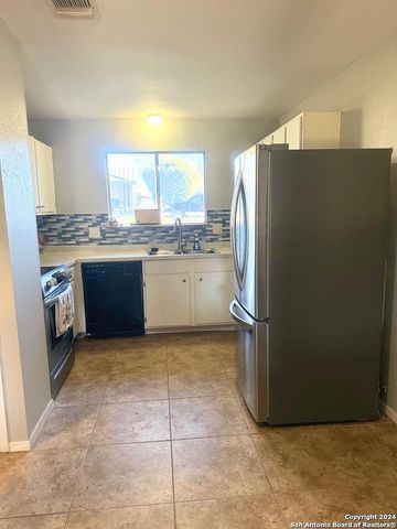 3401 Cliffside, Schertz, TX 78108