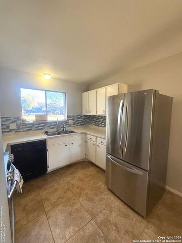 3401 Cliffside, Schertz, TX 78108