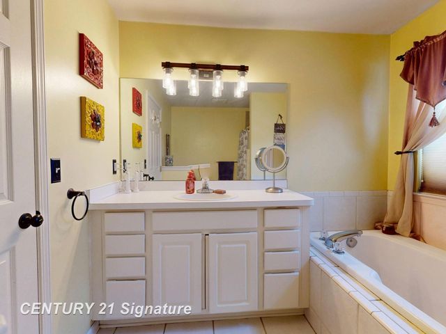 11404 Grand Oaks Drive, Clio, MI 48420