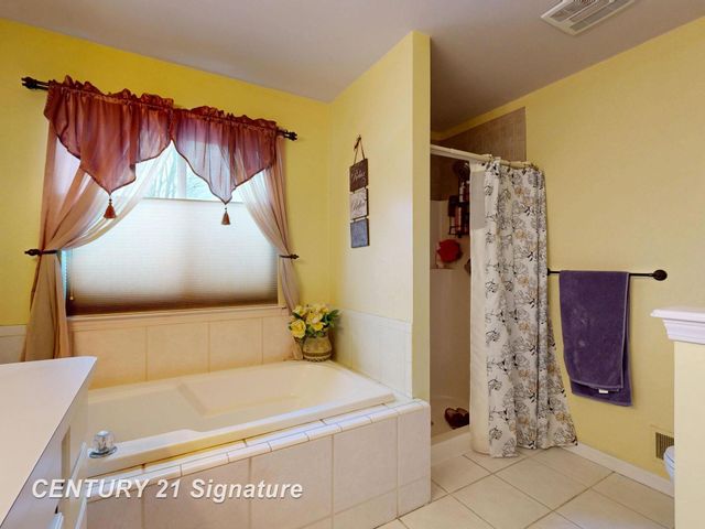 11404 Grand Oaks Drive, Clio, MI 48420