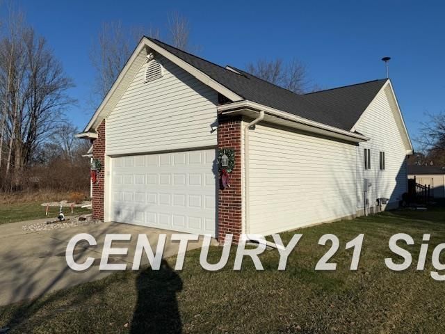 11404 Grand Oaks Drive, Clio, MI 48420