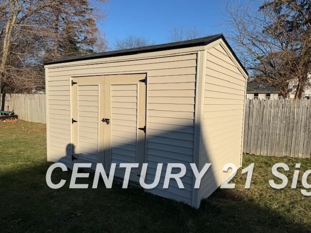 11404 Grand Oaks Drive, Clio, MI 48420