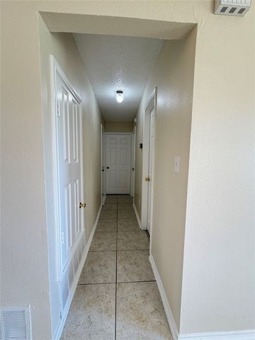 6212 Brookhaven Trail, Arlington, TX 76001