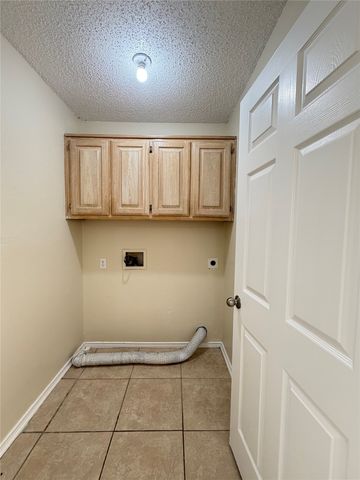 6212 Brookhaven Trail, Arlington, TX 76001