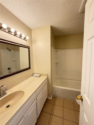 6212 Brookhaven Trail, Arlington, TX 76001