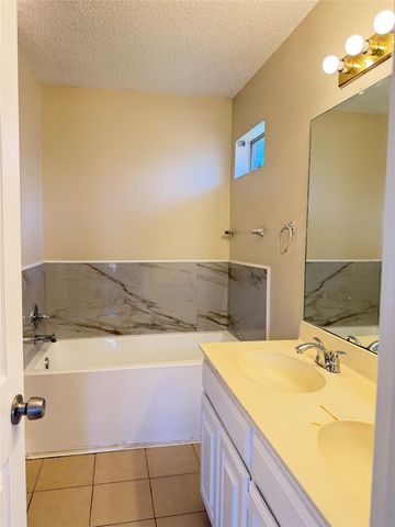 6212 Brookhaven Trail, Arlington, TX 76001