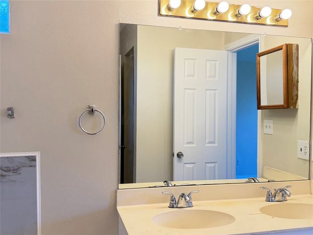 6212 Brookhaven Trail, Arlington, TX 76001