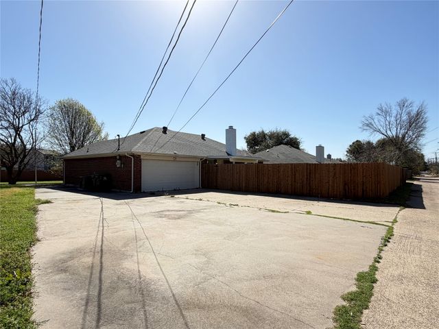 6212 Brookhaven Trail, Arlington, TX 76001