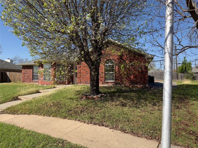 6212 Brookhaven Trail, Arlington, TX 76001