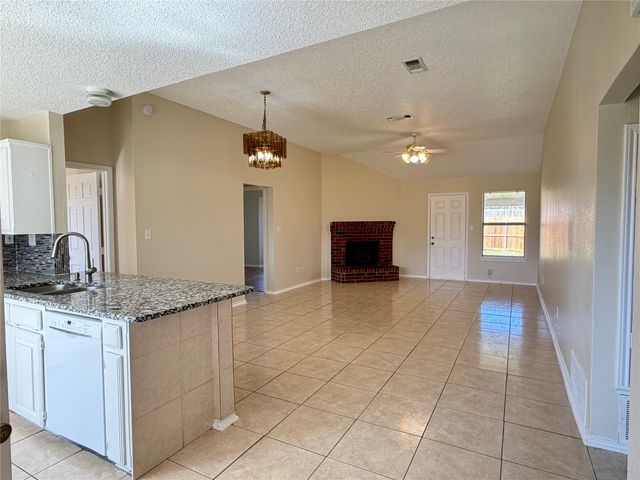 6212 Brookhaven Trail, Arlington, TX 76001