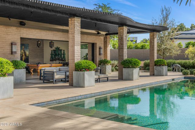 5721 N CASA BLANCA Drive, Paradise Valley, AZ 85253