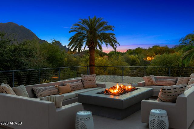 5721 N CASA BLANCA Drive, Paradise Valley, AZ 85253