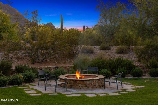 5721 N CASA BLANCA Drive, Paradise Valley, AZ 85253