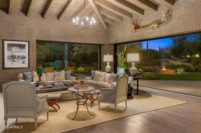5721 N CASA BLANCA Drive, Paradise Valley, AZ 85253