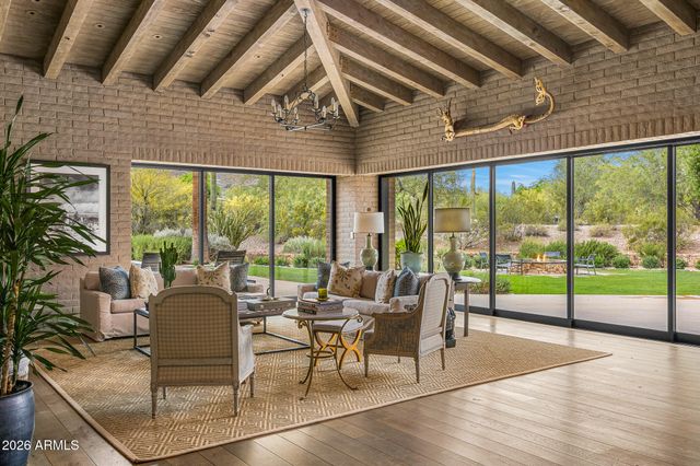 5721 N CASA BLANCA Drive, Paradise Valley, AZ 85253