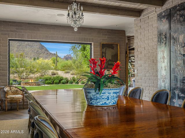 5721 N CASA BLANCA Drive, Paradise Valley, AZ 85253