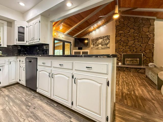 8641 Redbank Road, Redding, CA 96001