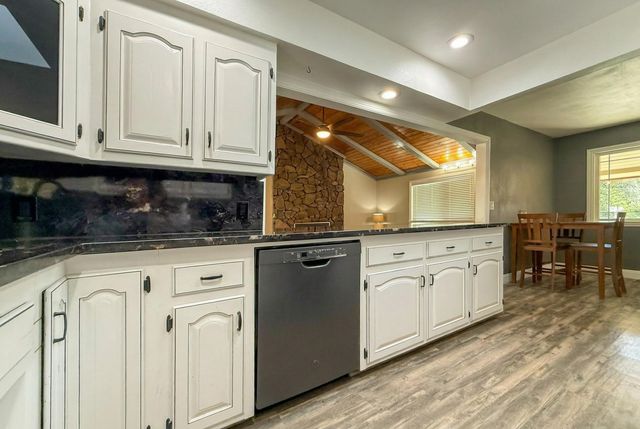 8641 Redbank Road, Redding, CA 96001