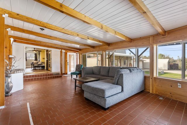 8641 Redbank Road, Redding, CA 96001