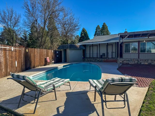 8641 Redbank Road, Redding, CA 96001