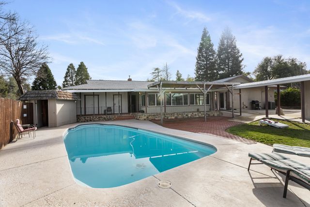 8641 Redbank Road, Redding, CA 96001