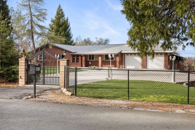 8641 Redbank Road, Redding, CA 96001