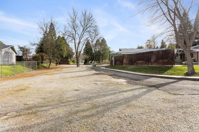 8641 Redbank Road, Redding, CA 96001