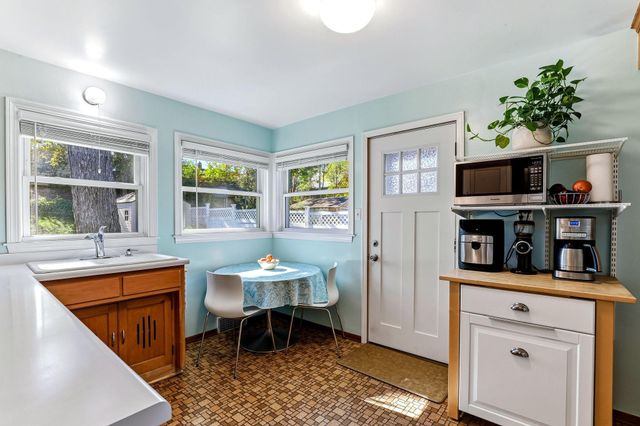 1194 Englewood Avenue, Saint Paul, MN 55104