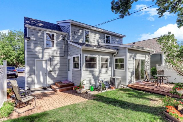 1194 Englewood Avenue, Saint Paul, MN 55104