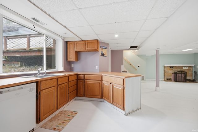 4214 Reed Road, Fort Wayne, IN 46815