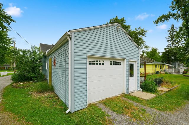 4214 Reed Road, Fort Wayne, IN 46815