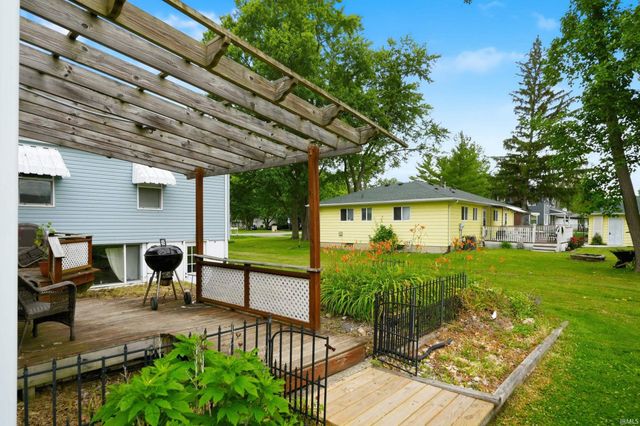 4214 Reed Road, Fort Wayne, IN 46815