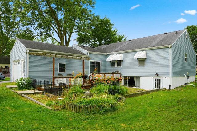 4214 Reed Road, Fort Wayne, IN 46815