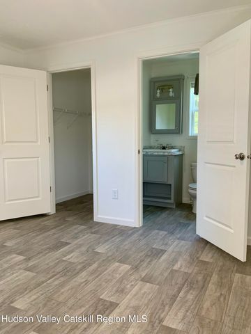 1154 Us-9 27, Hudson, NY 12534