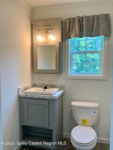 1154 Us-9 27, Hudson, NY 12534